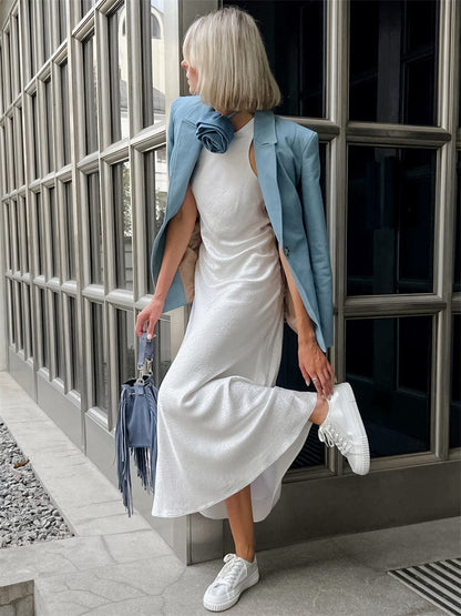 Beautifully Crafted Dress in a Classic Style