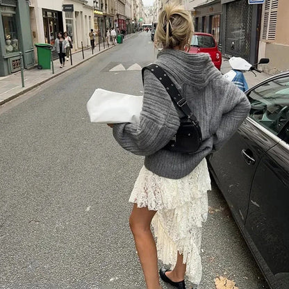 Effortlessly Elegant Sweater with a Timeless Design