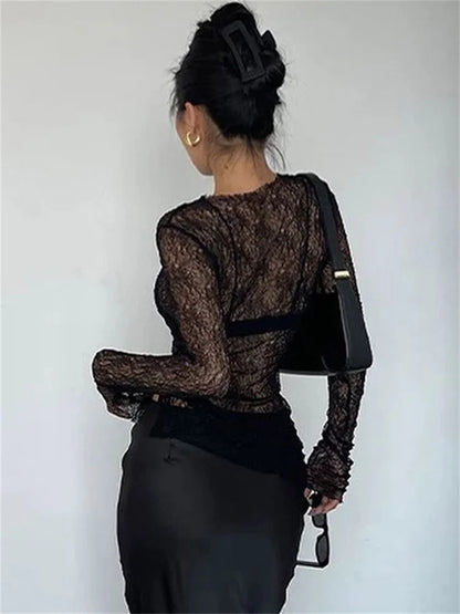 Well Tailored Pullover with a Graceful Silhouette
