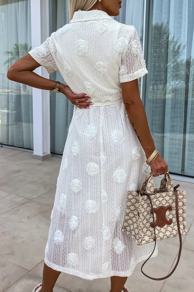 Effortlessly Elegant Dress with a Timeless Design