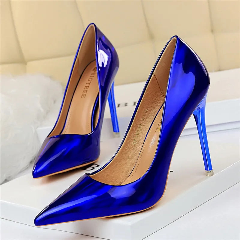 Polished Heels with an Effortless Classic Look