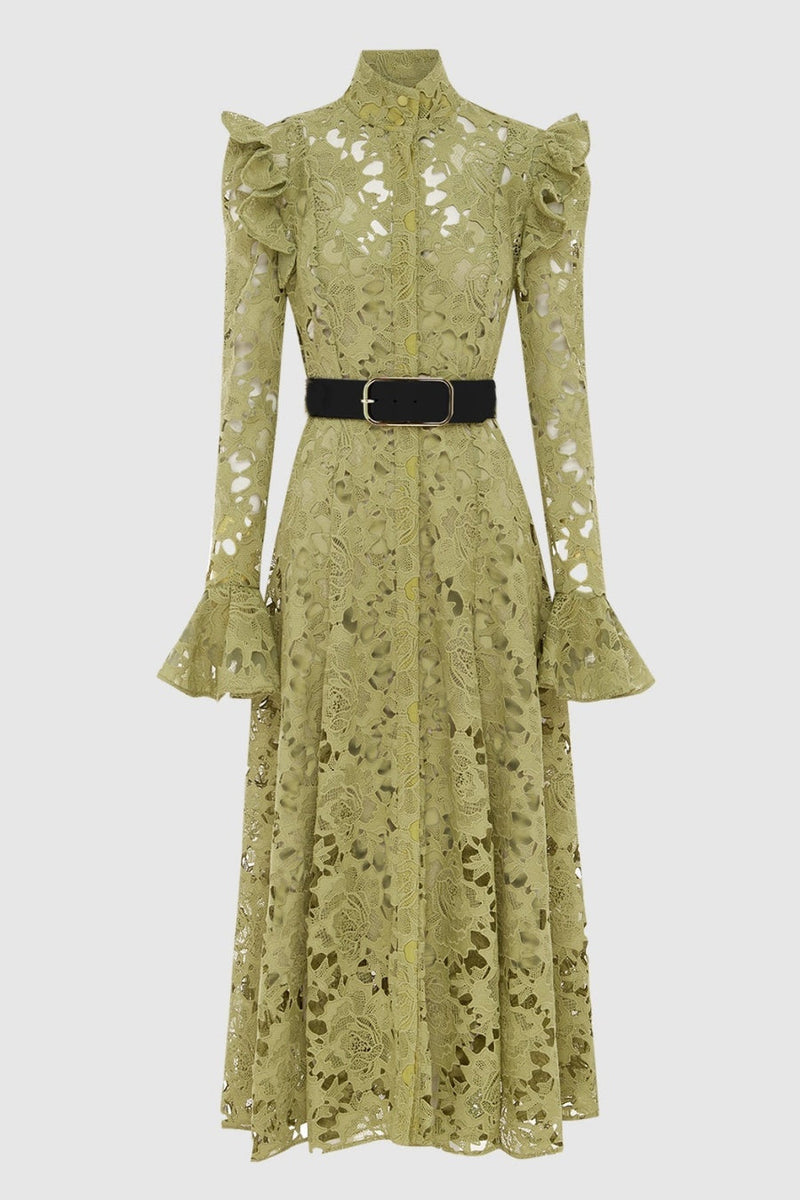 Well Tailored Dress with a Graceful Silhouette