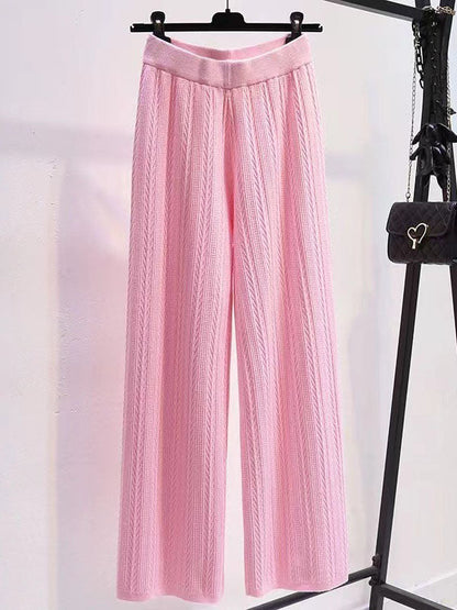 Effortlessly Elegant Pants with a Timeless Design