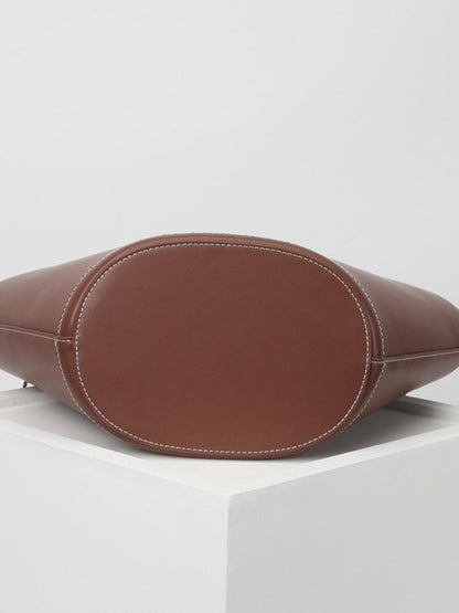 Gracefully Styled Bag for Any Occasion