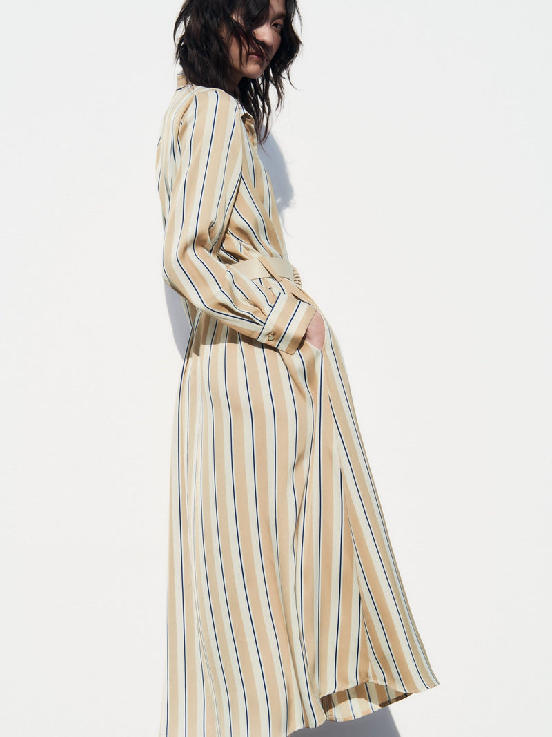Classic Vintage Dress with a Flattering Fit