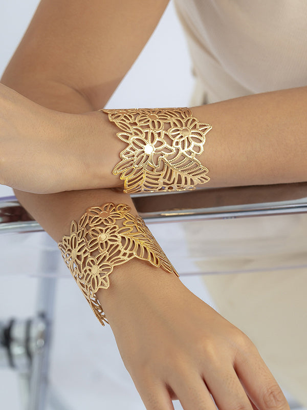 Beautifully Finished Garment in a Timeless Design