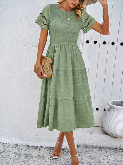 Effortlessly Elegant Dress with a Timeless Design