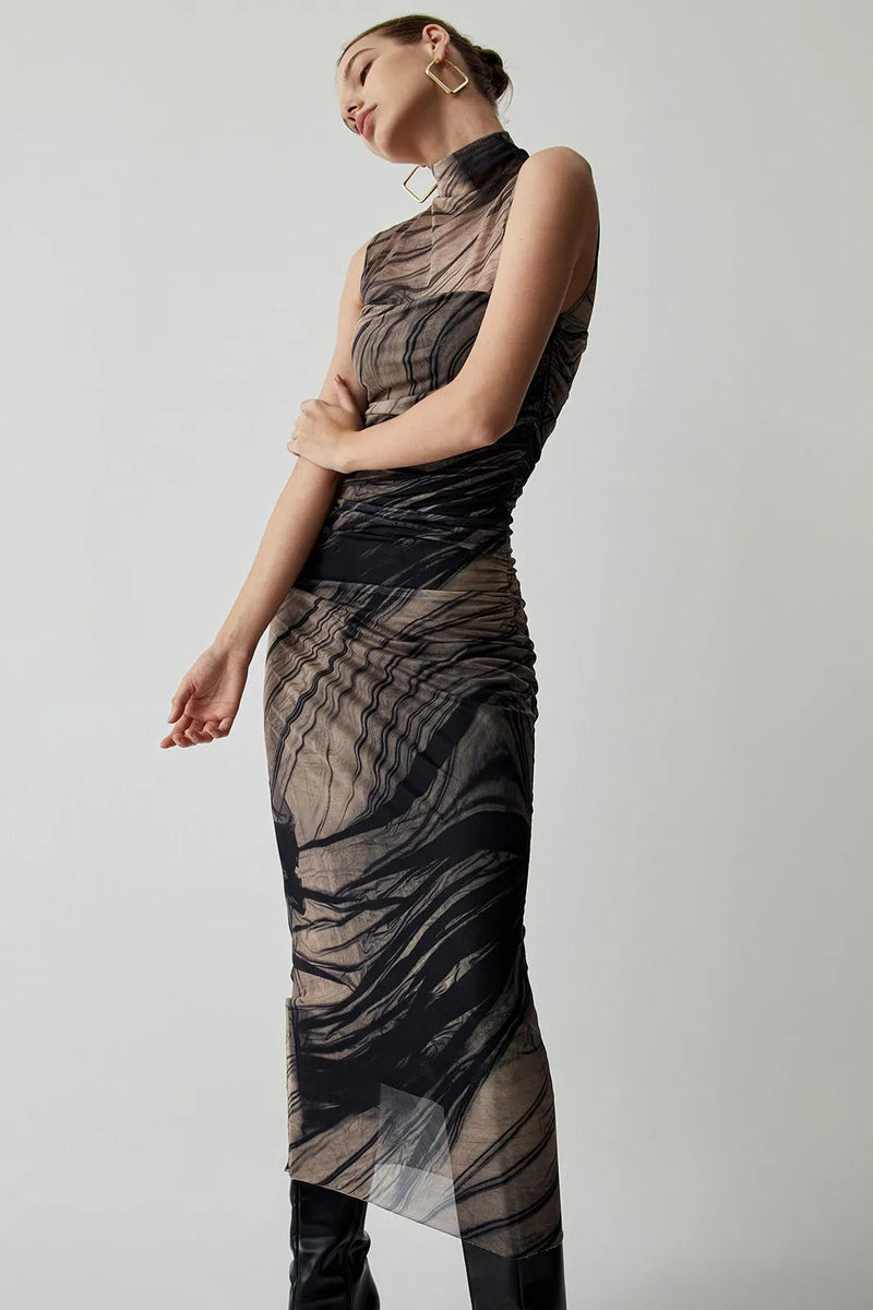 Classic Vintage Dress with a Flattering Fit