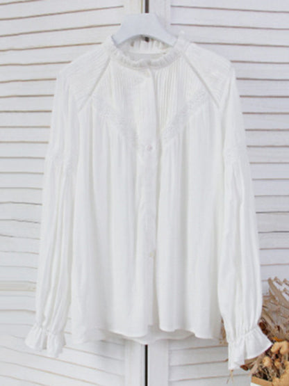 Well Tailored Blouse with a Graceful Silhouette