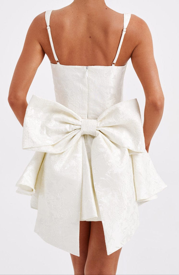 Sophisticated Garment with a Clean Classic Look