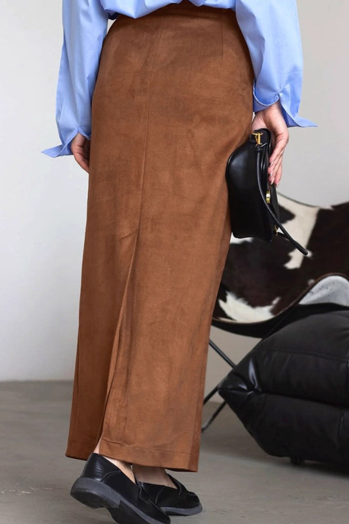 Effortlessly Elegant Garment with a Timeless Design