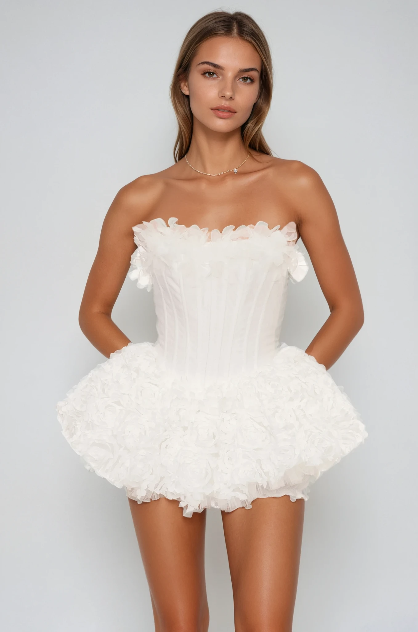 Effortlessly Elegant Dress with a Timeless Design