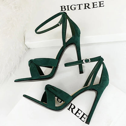 Classic Vintage & Enduringly Stylish Sandals