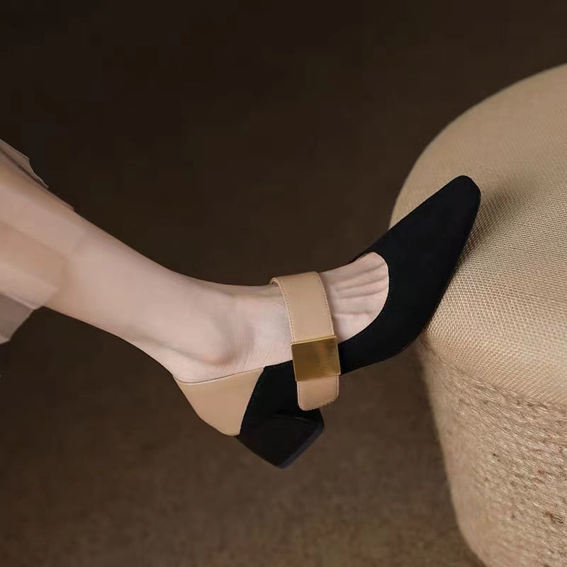 Effortlessly Elegant Shoes with a Timeless Design