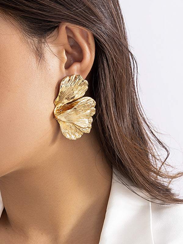 Gracefully Styled Garment for Any Occasion