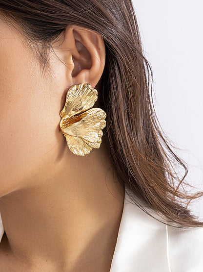 Gracefully Styled Garment for Any Occasion