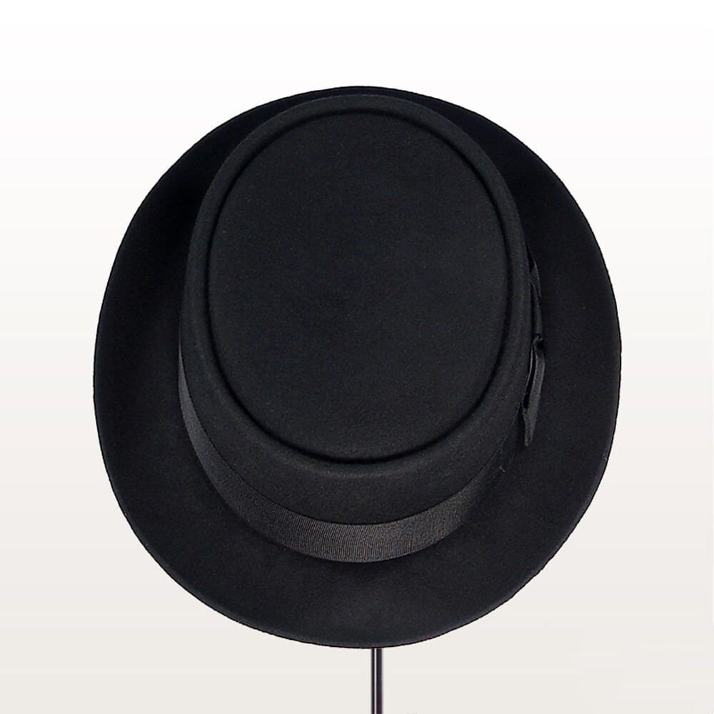 Well Tailored Garment with a Graceful Silhouette