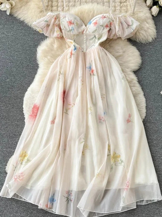 Effortlessly Elegant Dress with a Timeless Design