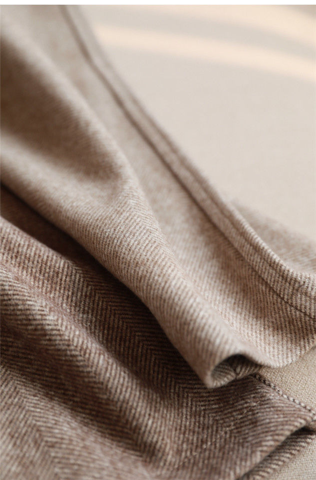 Elegantly Styled Pants for Everyday Wear