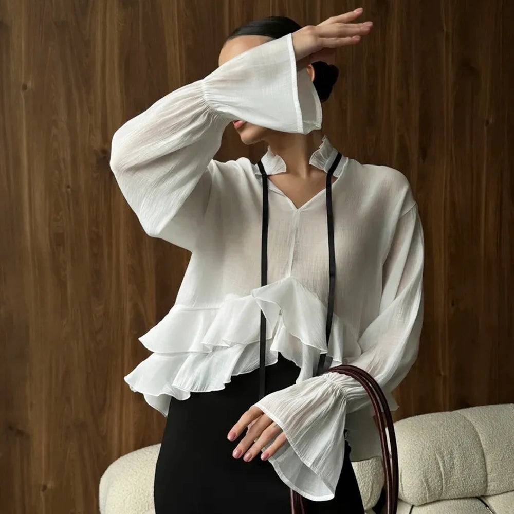 Well Tailored Blouse with a Graceful Silhouette