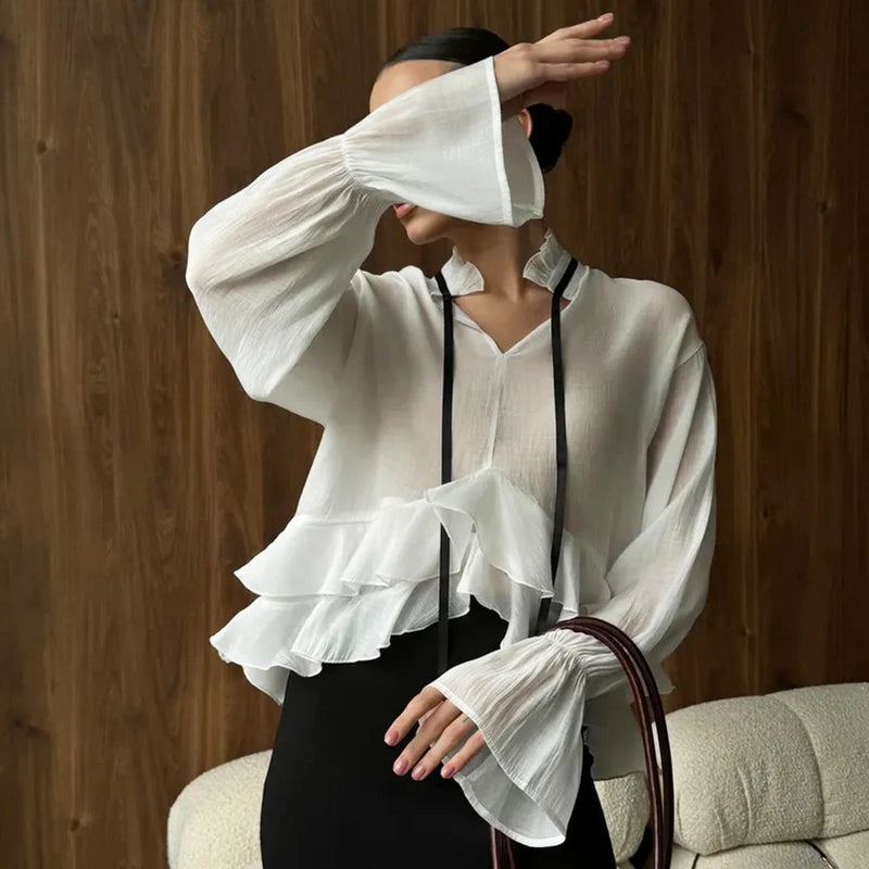 Well Tailored Blouse with a Graceful Silhouette