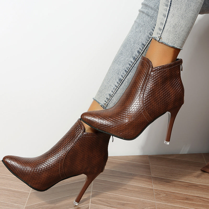 Elegantly Styled Shoes for Everyday Wear