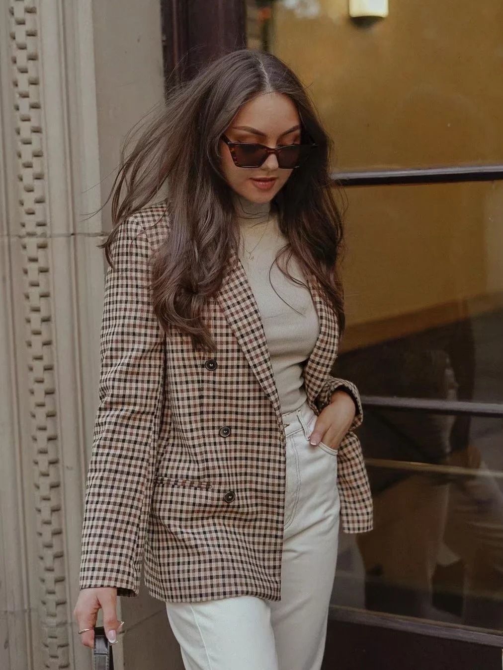 Effortlessly Elegant Jacket with a Timeless Design