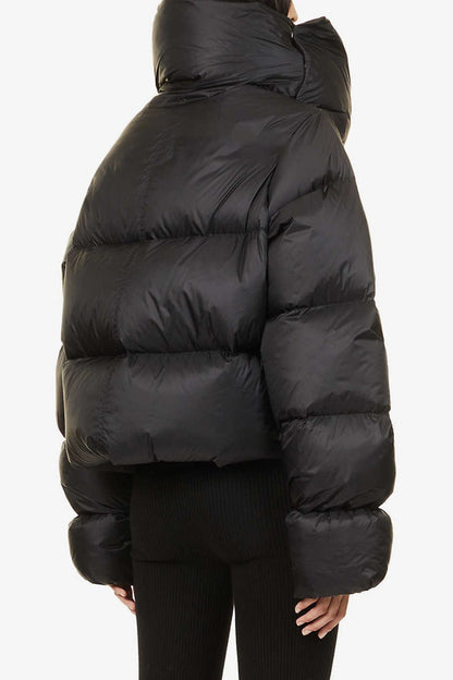 Effortlessly Elegant Jacket with a Timeless Design