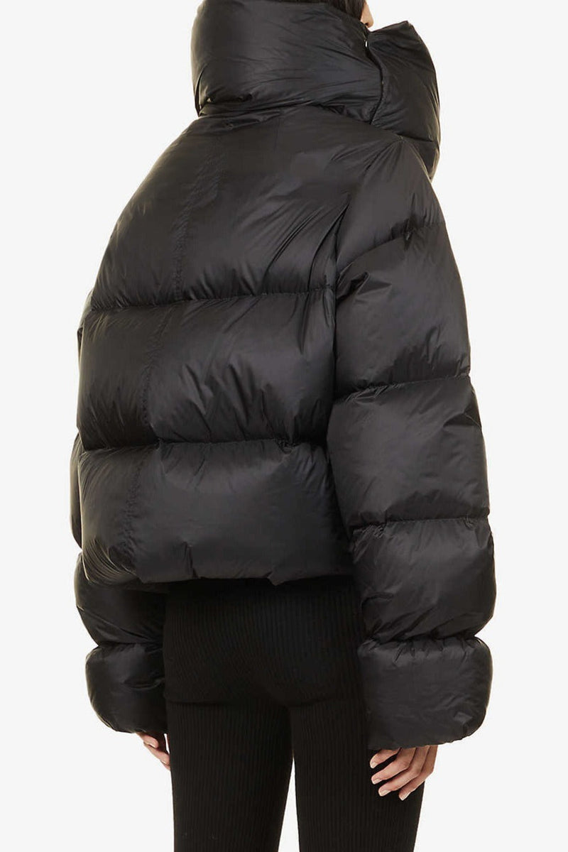 Effortlessly Elegant Jacket with a Timeless Design
