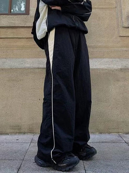 Well Tailored Pants with a Graceful Silhouette