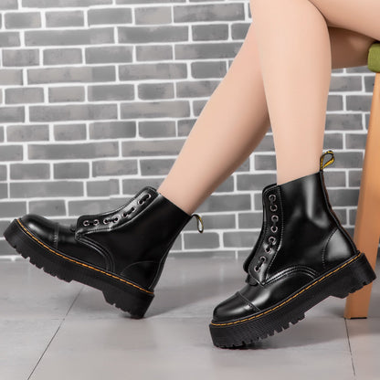 Beautifully Finished Boots in a Timeless Design