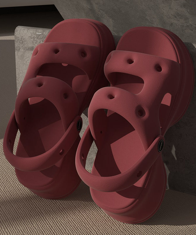 Effortlessly Elegant Sandals with a Timeless Design