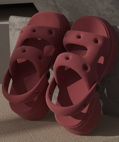 Effortlessly Elegant Sandals with a Timeless Design