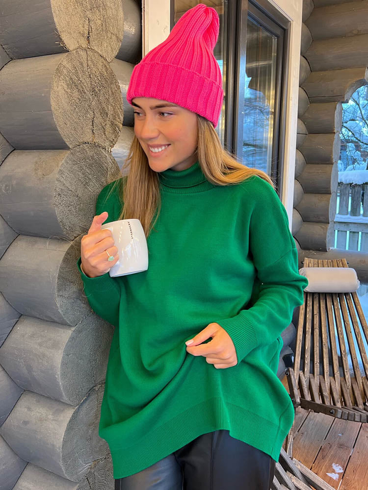 Classic Vintage Sweater with a Flattering Fit