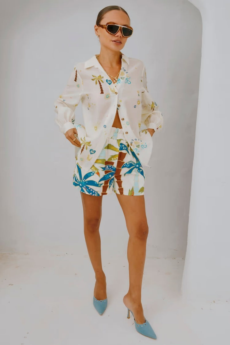 Gracefully Styled Garment for Any Occasion