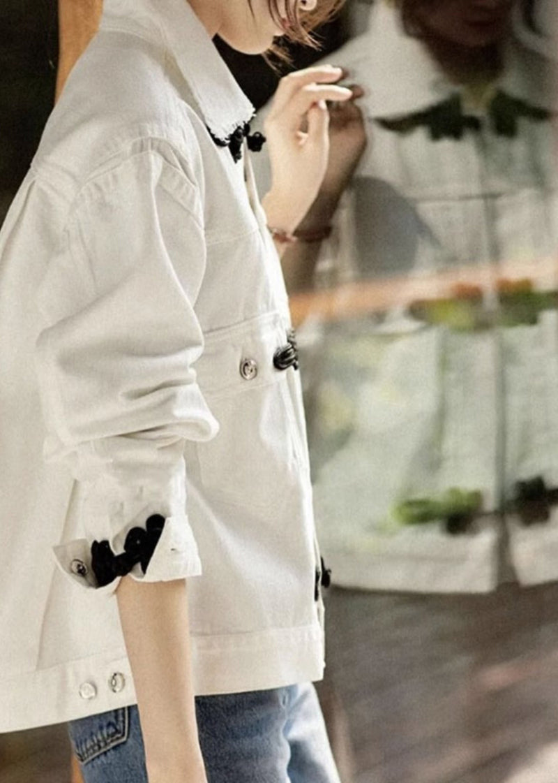 Well Tailored Jacket with a Graceful Silhouette