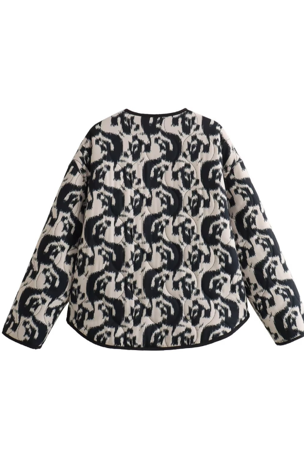 Effortlessly Elegant Jacket with a Timeless Design