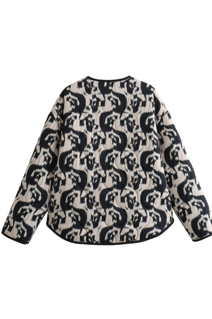Effortlessly Elegant Jacket with a Timeless Design