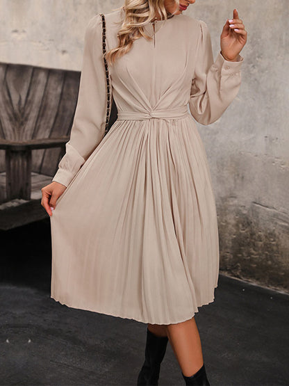 Effortlessly Elegant Dress with a Timeless Design