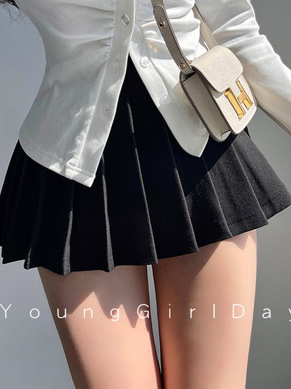 Sophisticated Garment with a Clean Classic Look