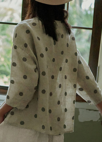 Sophisticated Blouse with a Clean Classic Look