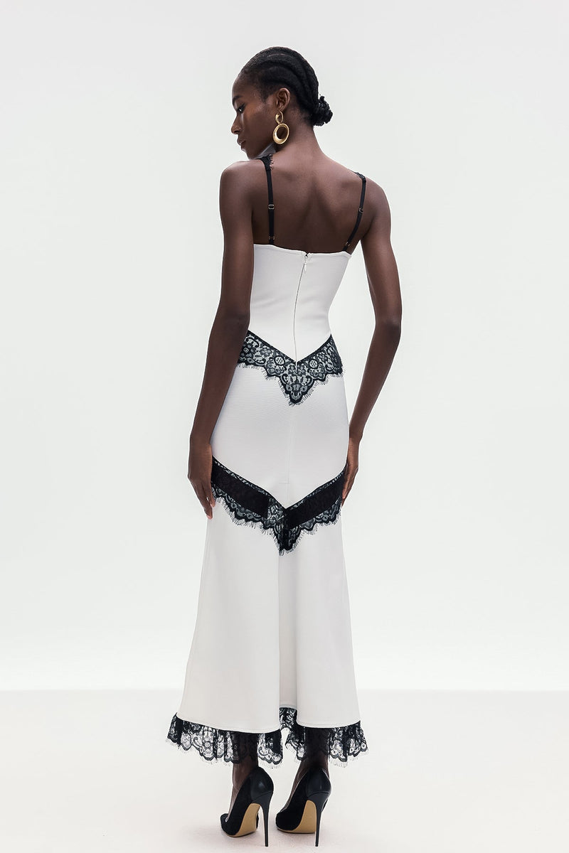 Effortlessly Elegant Dress with a Timeless Design