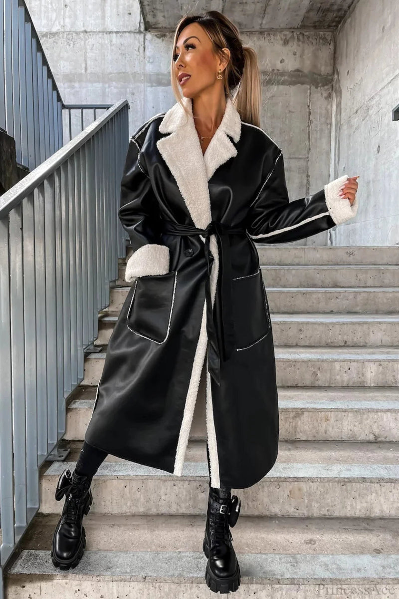 Sophisticated Coat with a Clean Classic Look