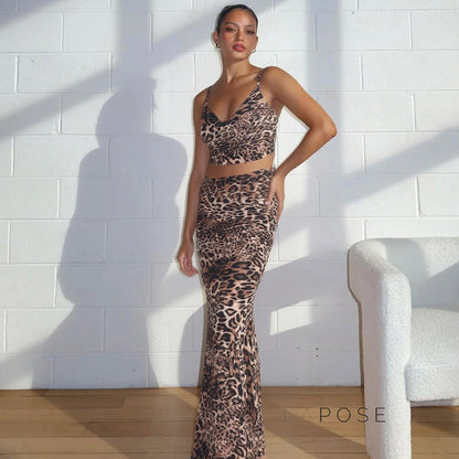 Effortlessly Elegant Garment with a Timeless Design