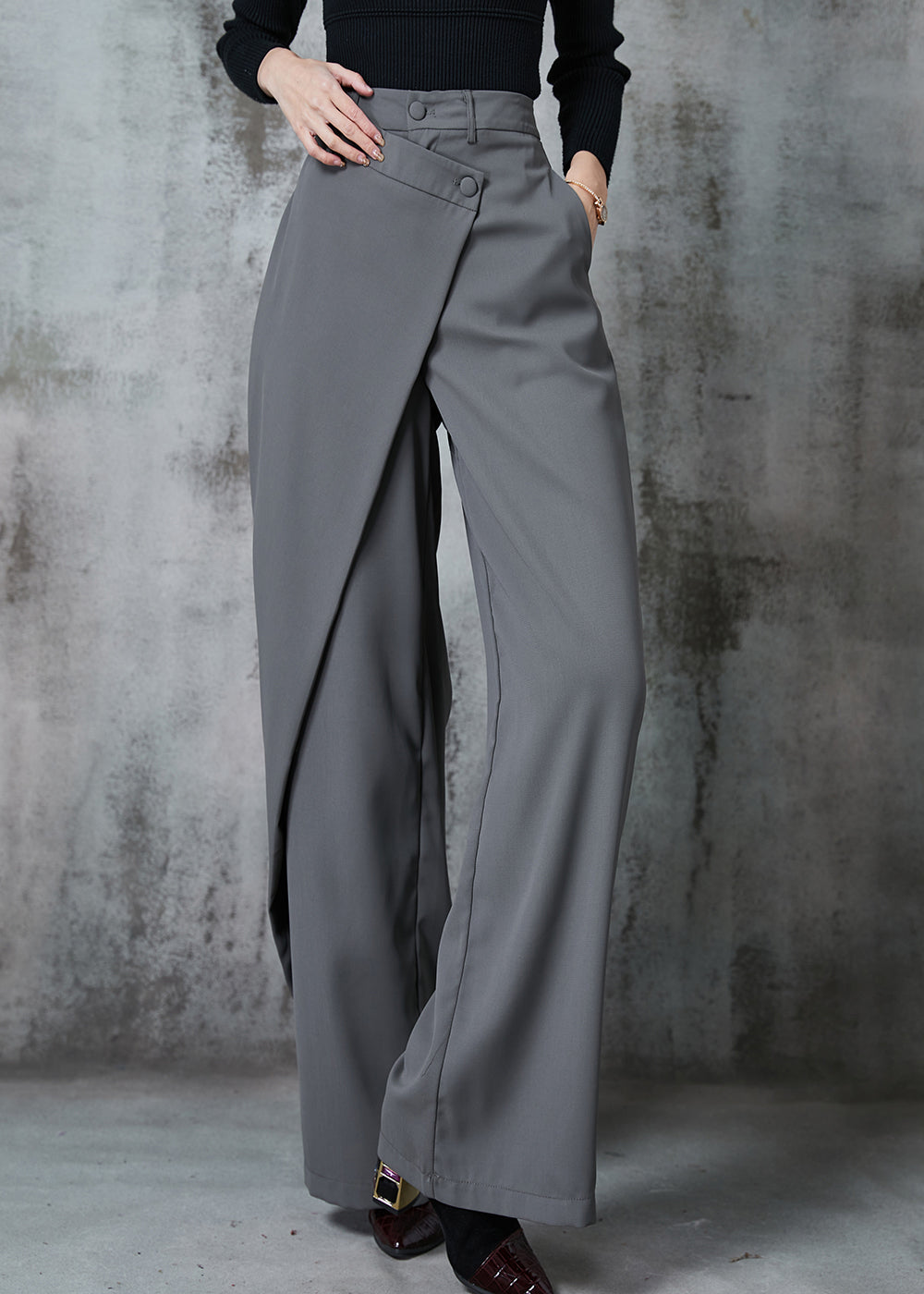 Classic Vintage Pants with a Flattering Fit