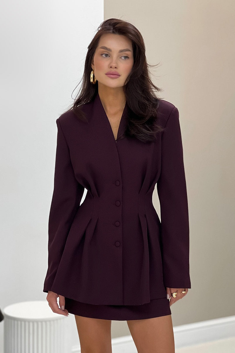Well Tailored Garment with a Graceful Silhouette
