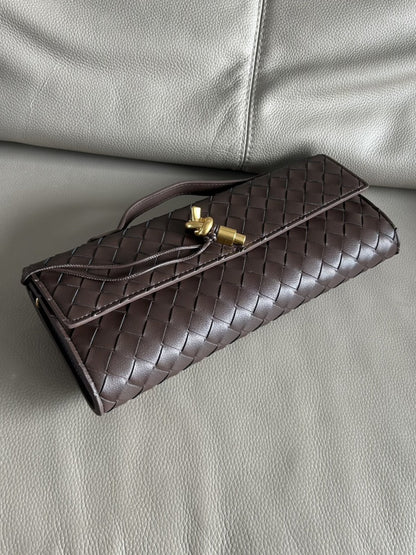 Elegantly Styled Bag for Everyday Wear
