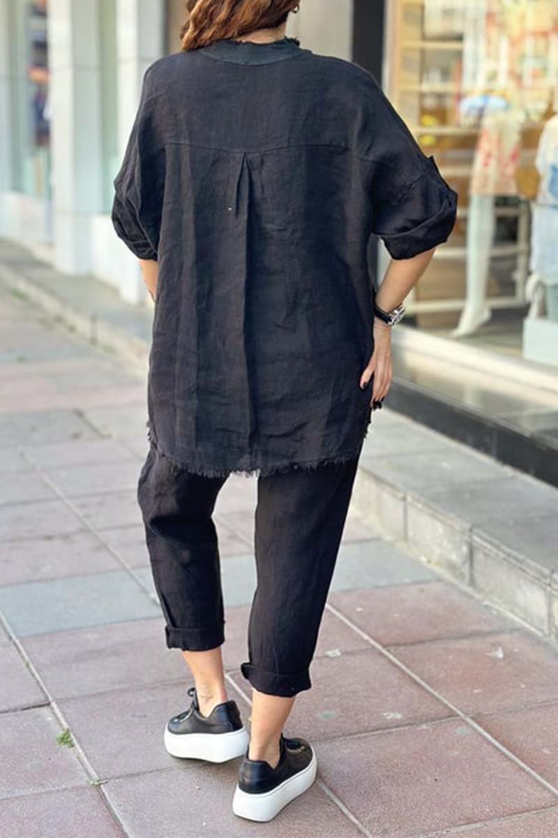 Effortlessly Elegant Pants with a Timeless Design