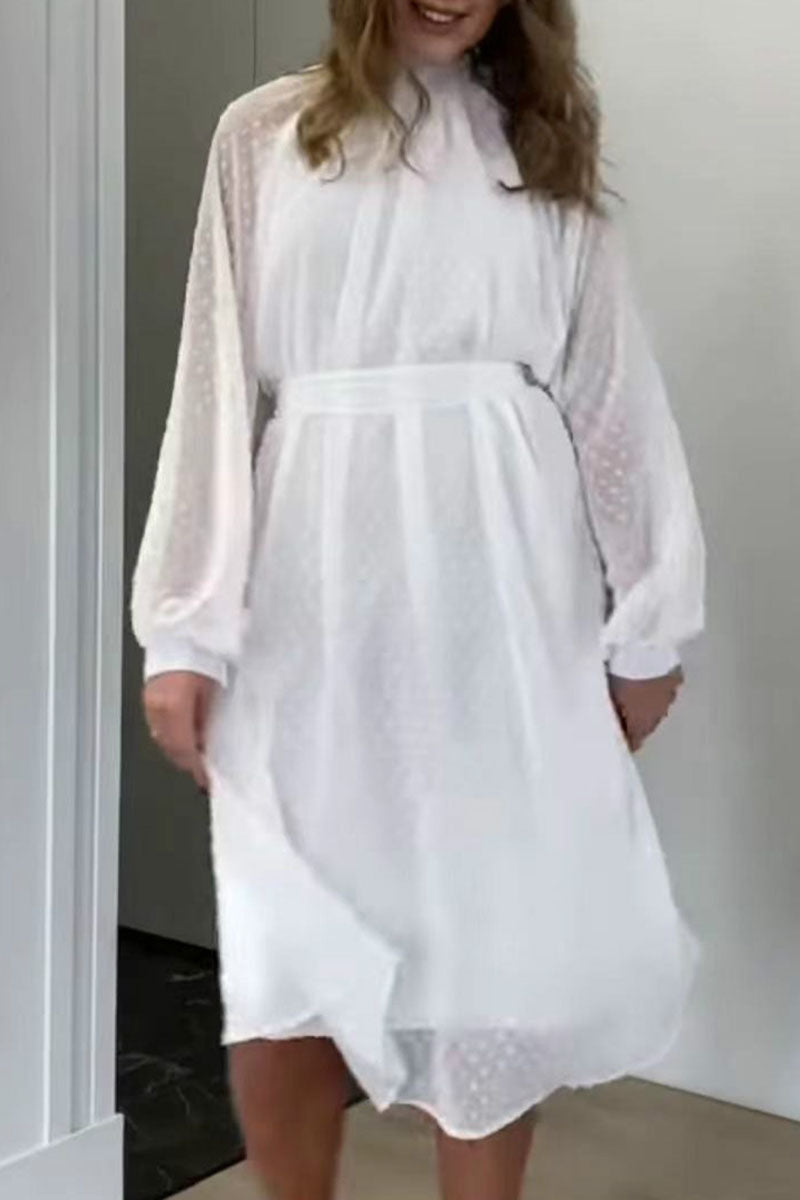 Effortlessly Elegant Dress with a Timeless Design