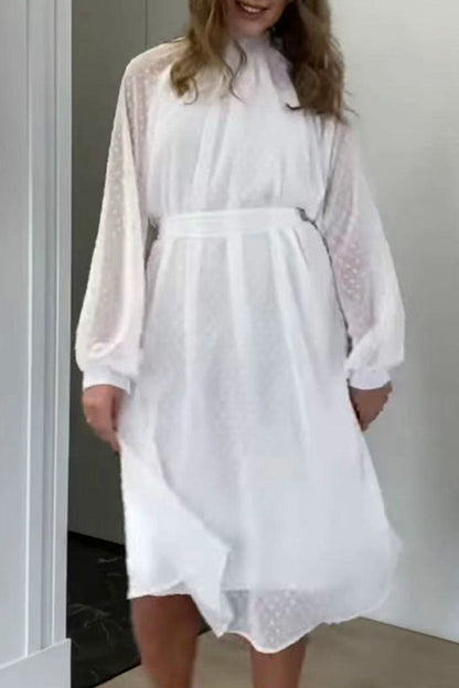 Effortlessly Elegant Dress with a Timeless Design
